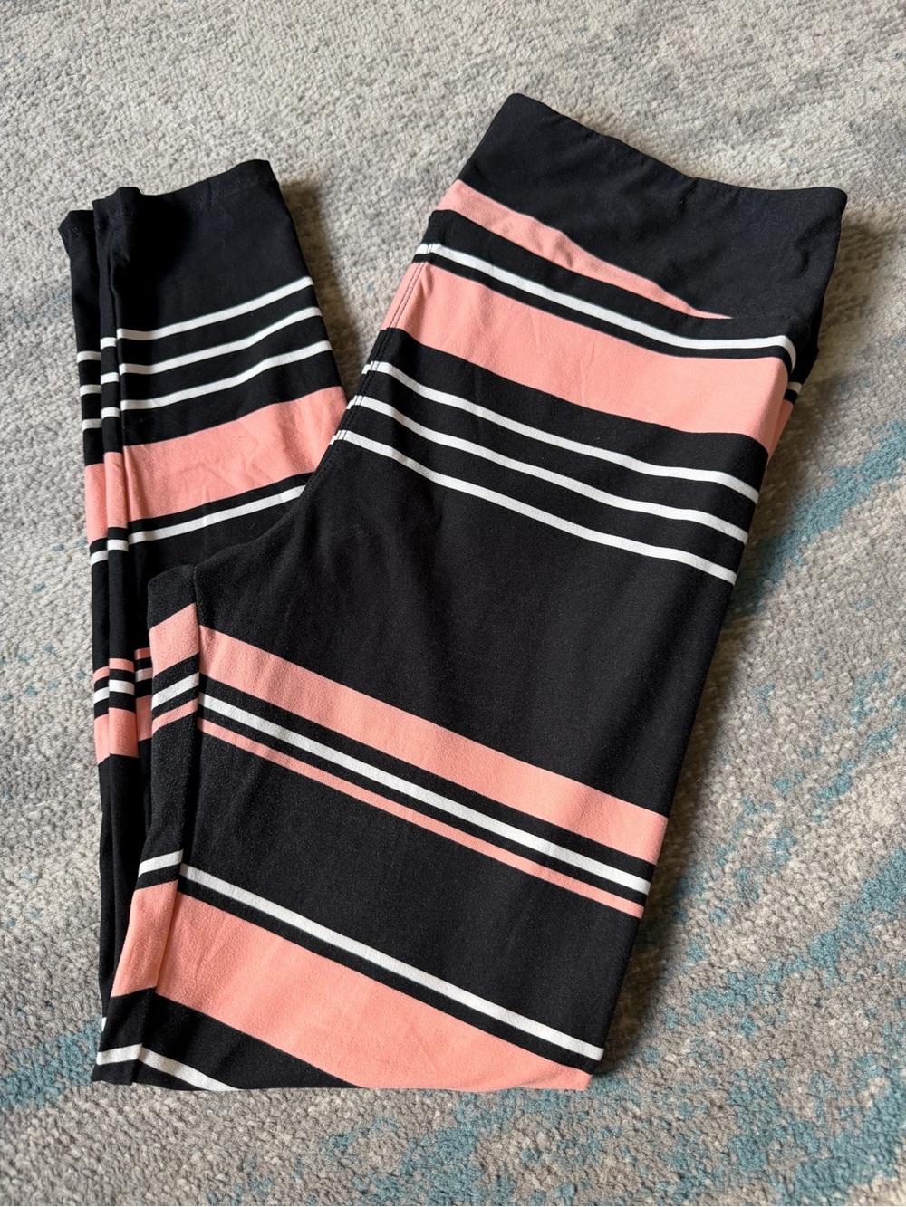 Size T/C tall/curvy LuLaRoe Black and Pink Striped Leggings